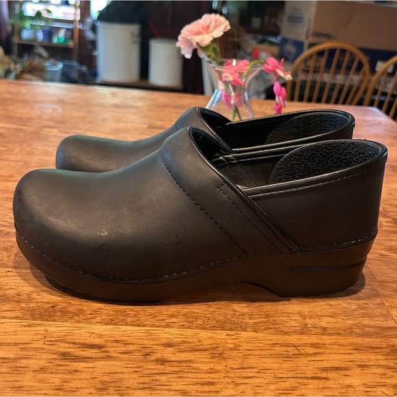 Black Clogs - Picture 1 of 10